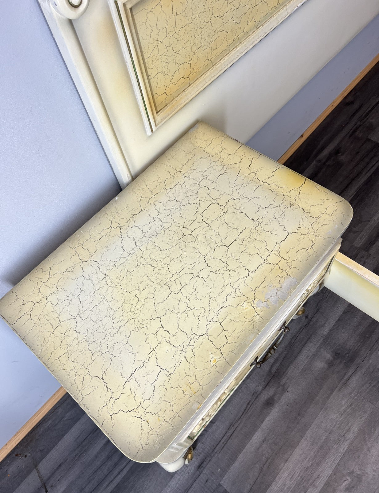 Bed Vintage Shabby Chic Double Bed Frame Headboard with Bedsides Tables LOT 463612