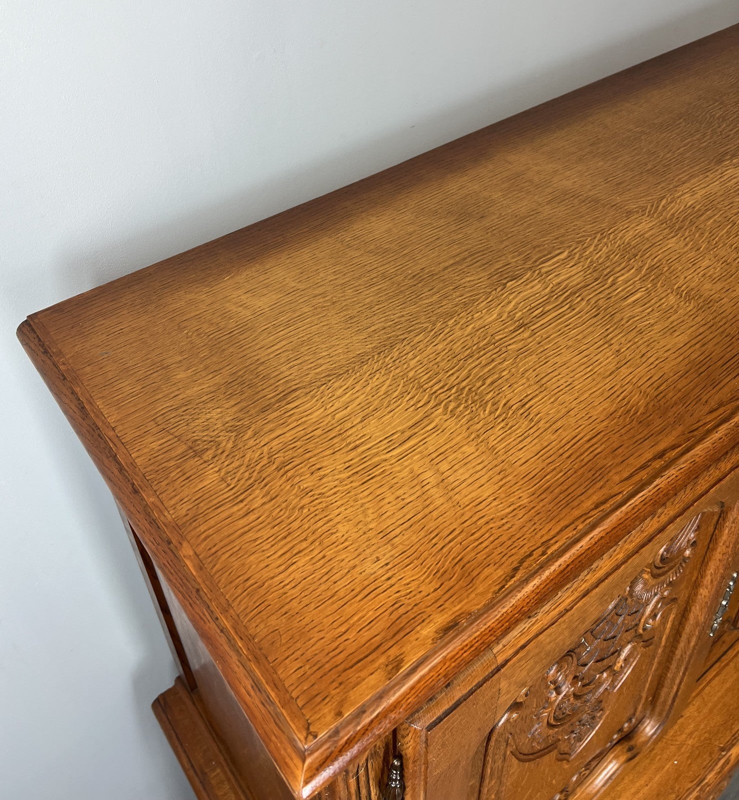 Cabinet Vintage French Louis XVI Oak Carved Sideboard with Drawers LOT 401510
