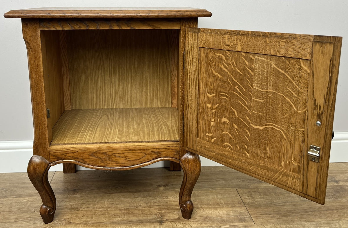 Bedside Table Vintage French Louis Style Oak Nightstand Carved Cabinet LOT 63009