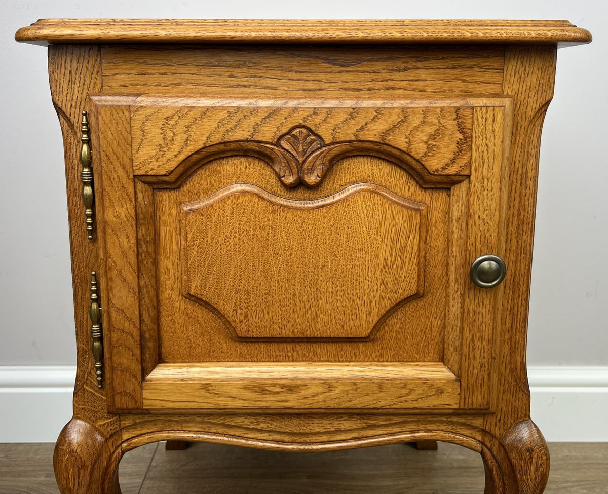 Bedside Table Vintage French Louis Style Oak Nightstand Carved Cabinet LOT 63053