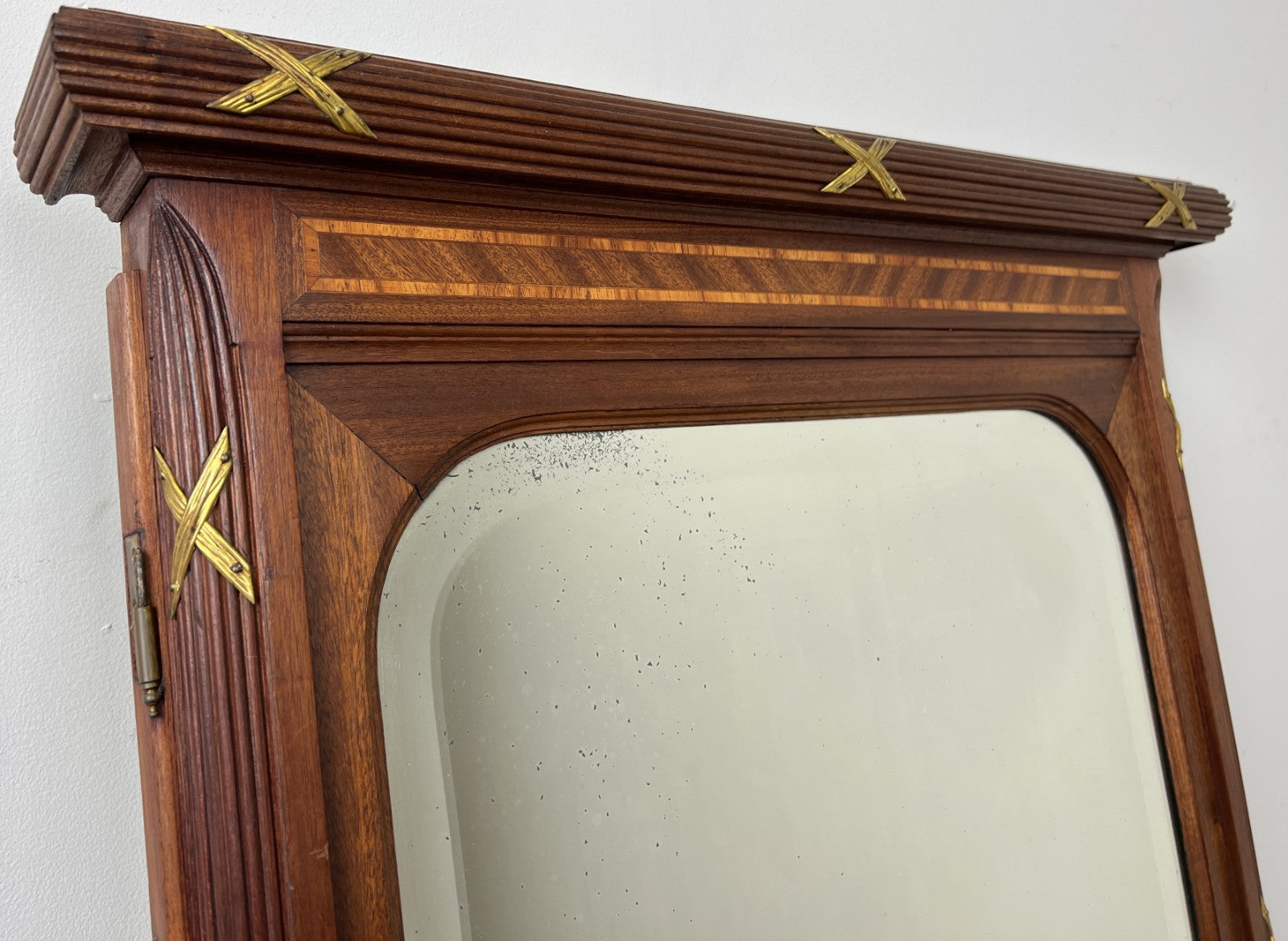 Mirror Antique French Walnut Wall Mirror Carved Decorative Frame LOT 61382