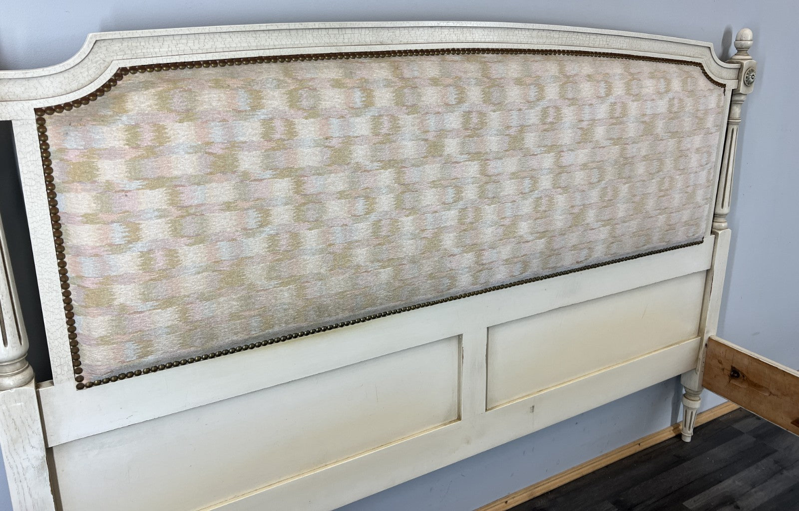 Bed King Size Vintage French Shabby Chic  Bed Frame Carved Headboard LOT 45849