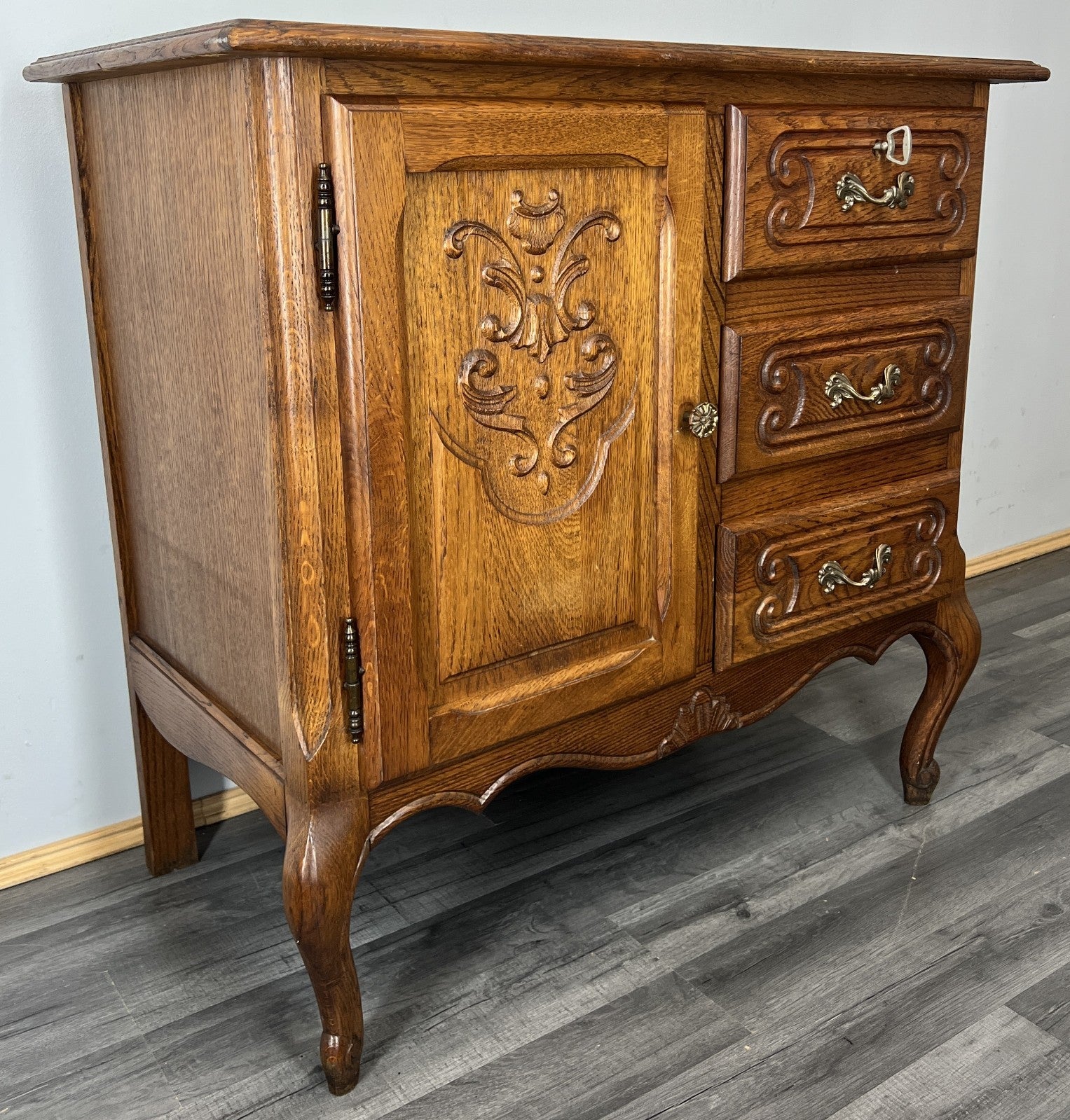 Cabinet Vintage French Louis XVI Oak Carved with 3 Drawers Sideboard LOT 44557