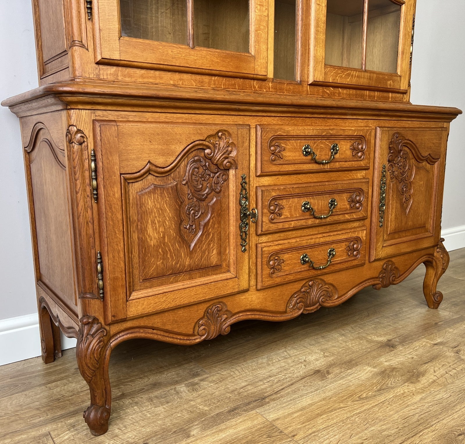 Bookcase Vintage French Louis XVI Oak Display Cabinet Carved Sideboard LOT 62856