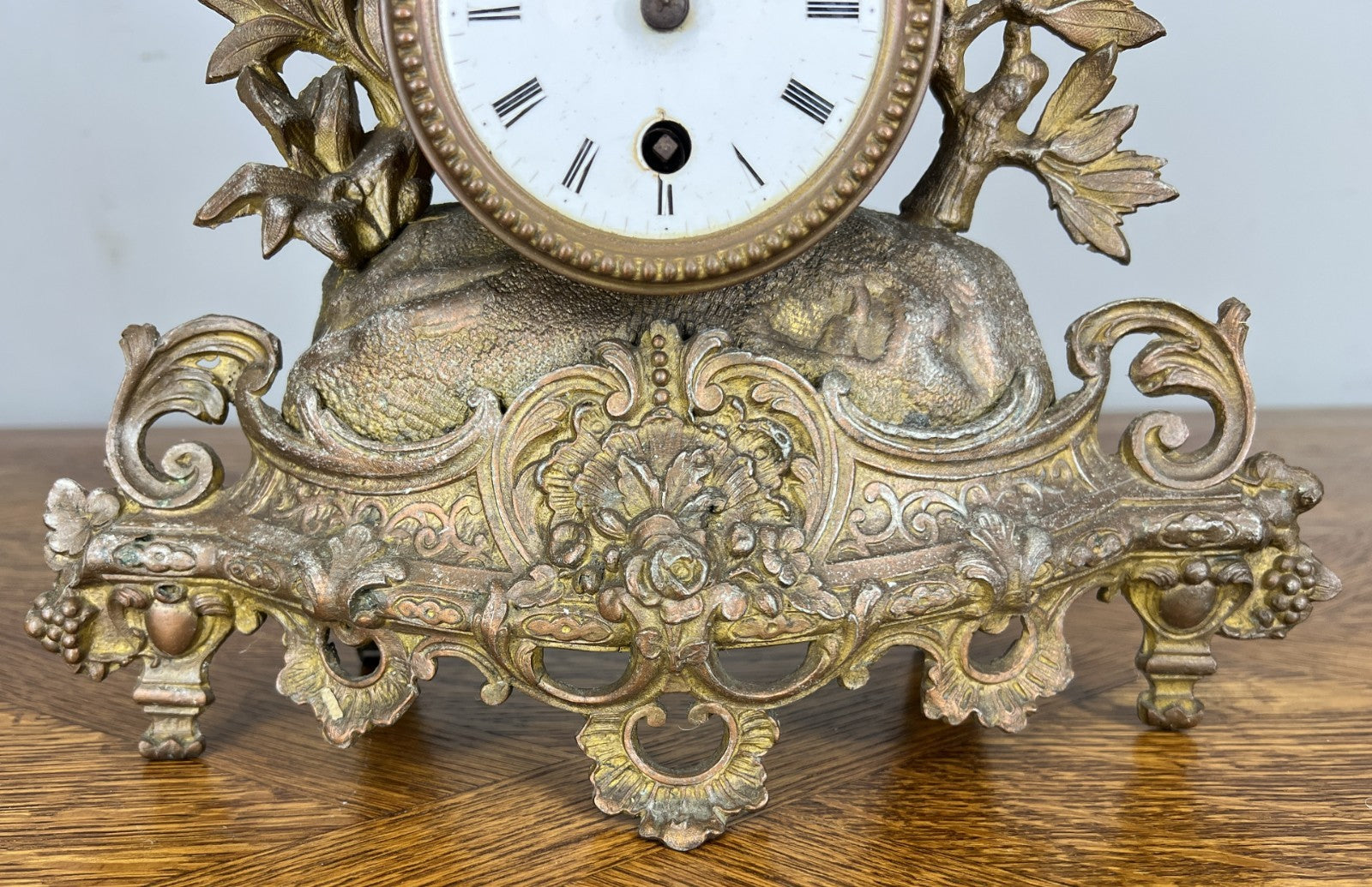 Clock Vintage French Style Mantel Clock with Matching Candelabras Set LOT 46804
