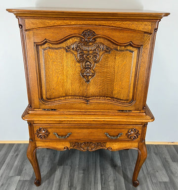Cabinet Vintage French Louis XIV Style Cabriole Legs Carved Sideboard LOT 29170