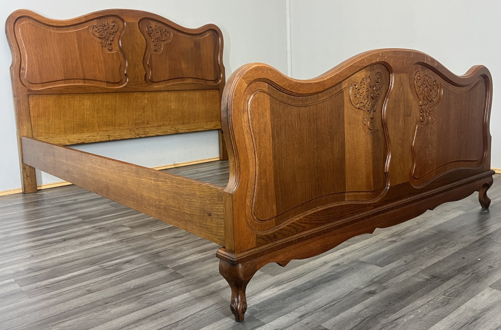 Bed Vintage French Louis XVI Double Bed Frame Oak Carved Headboard LOT 46101
