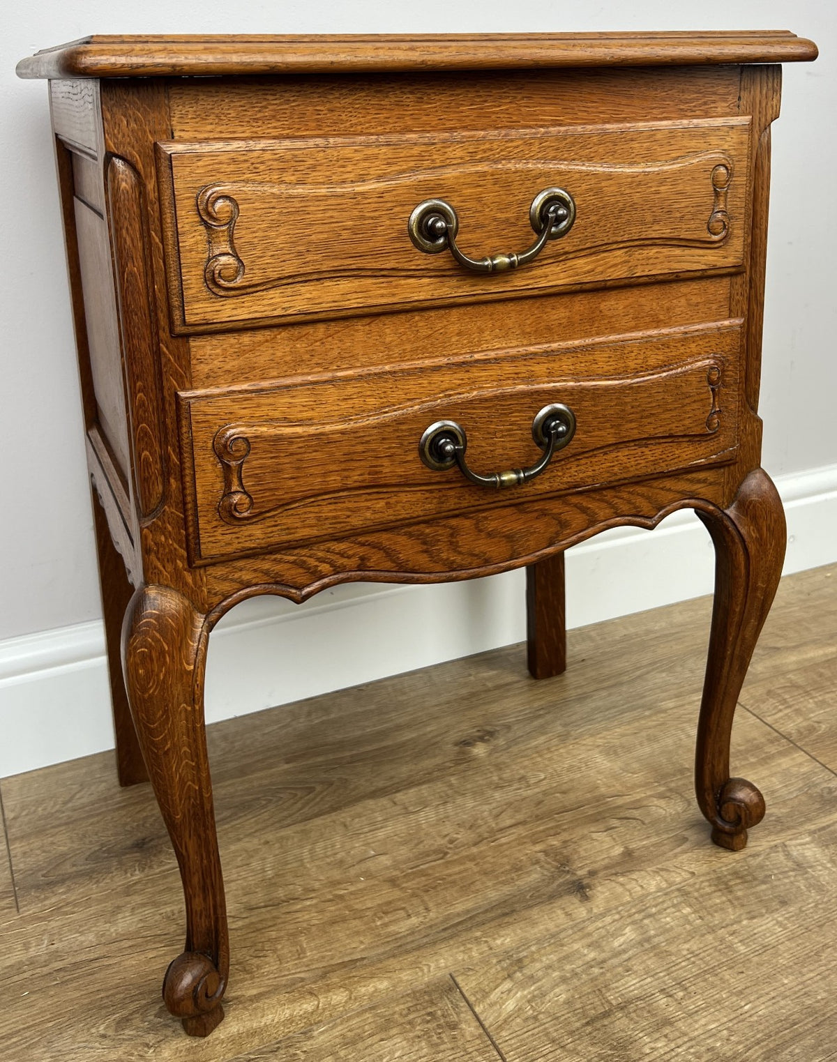 Bedside Table Vintage French Louis Style Oak Nightstand Carved Cabinet LOT 63011