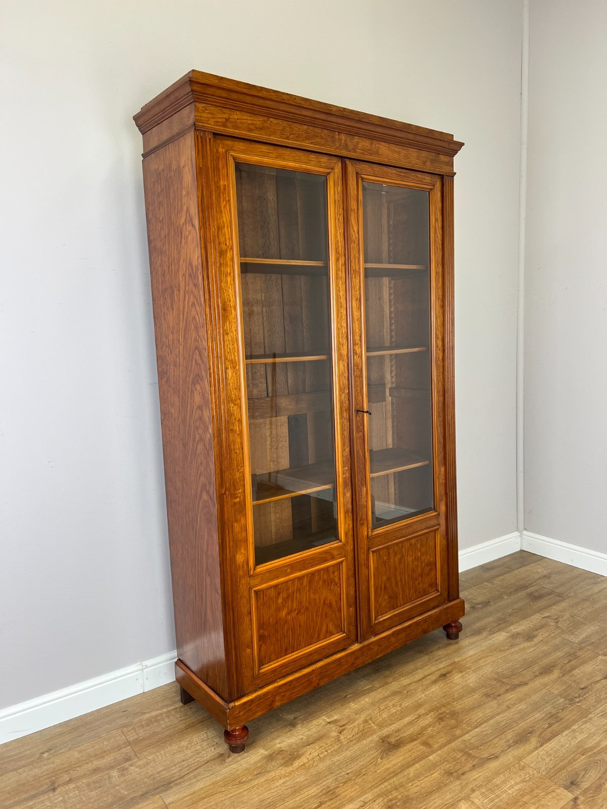 Bookcase Antique French Style Glazed Display Cabinet Walnut Sideboard LOT 6521