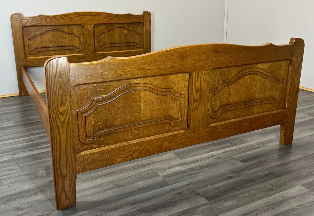 Bed Vintage French Style Oak Double Bed Frame Carved Headboard LOT 29910