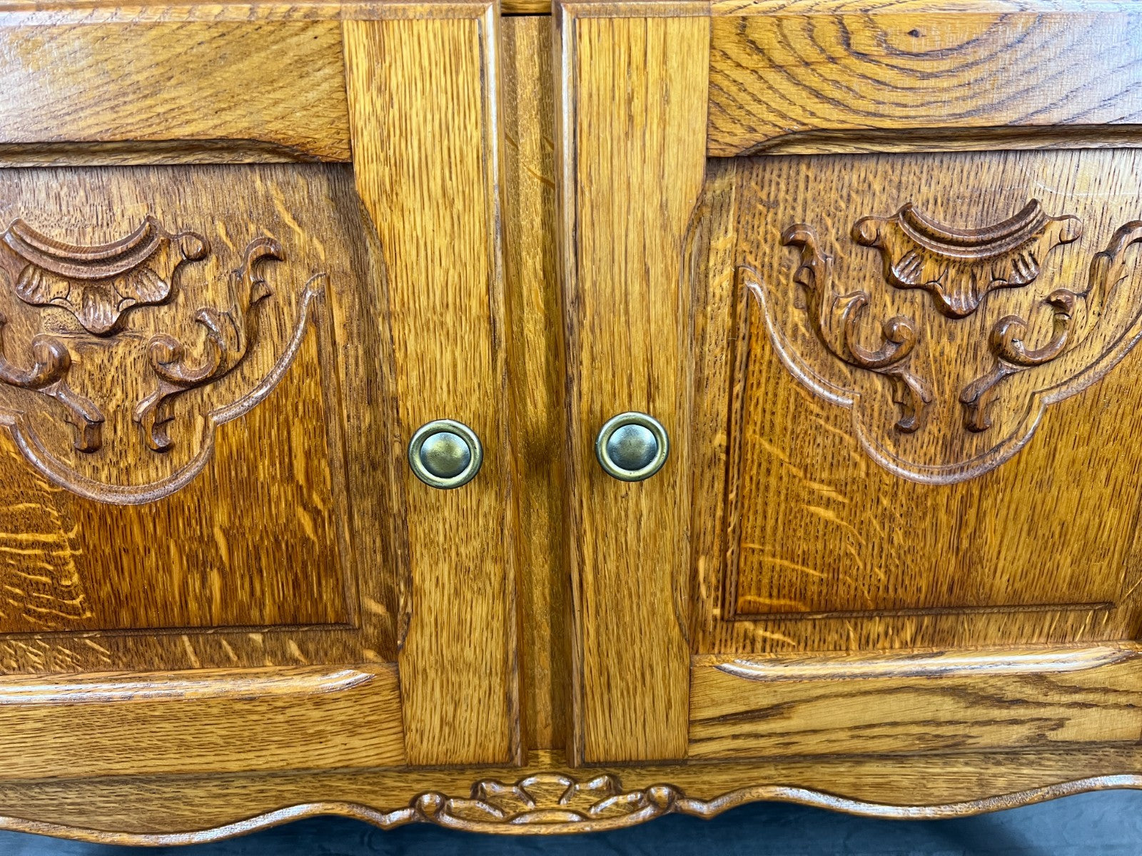 Cabinet Vintage French Louis XIV Style Sideboard with Carved Cupboard LOT 45685