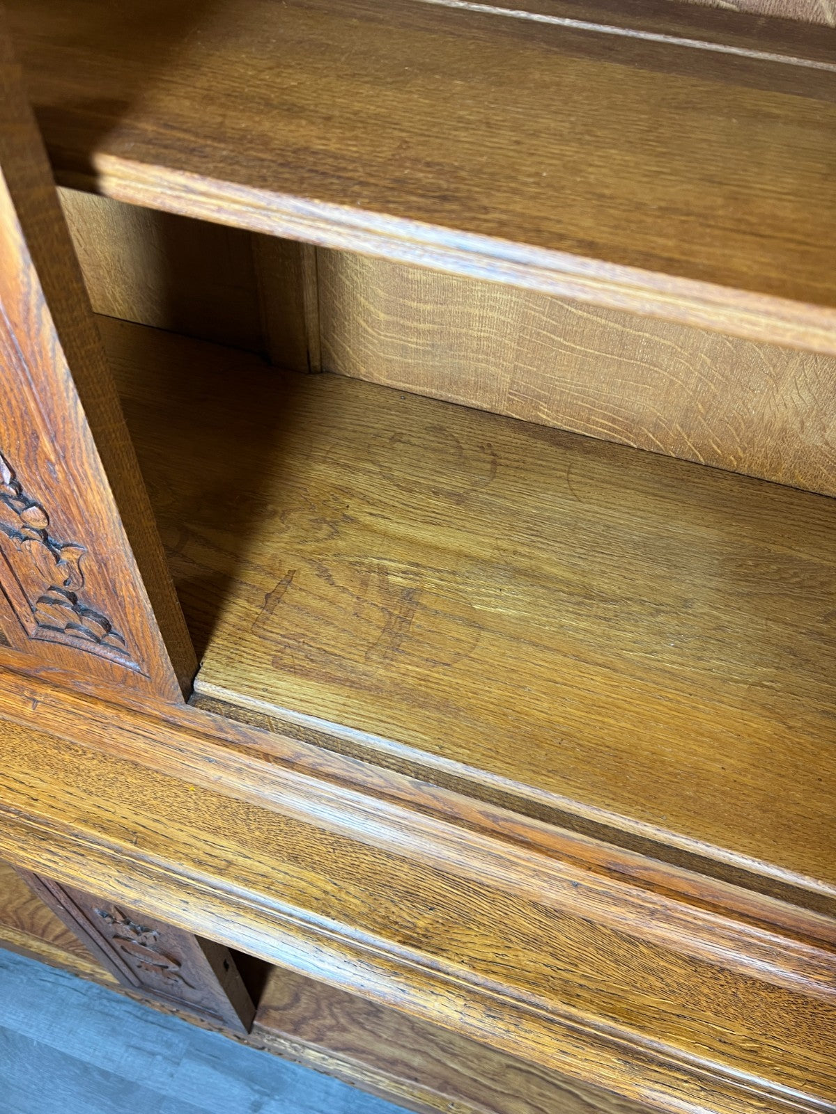 Bookcase Vintage French Louis XIV Style Oak Display Cabinet Sideboard LOT 448115