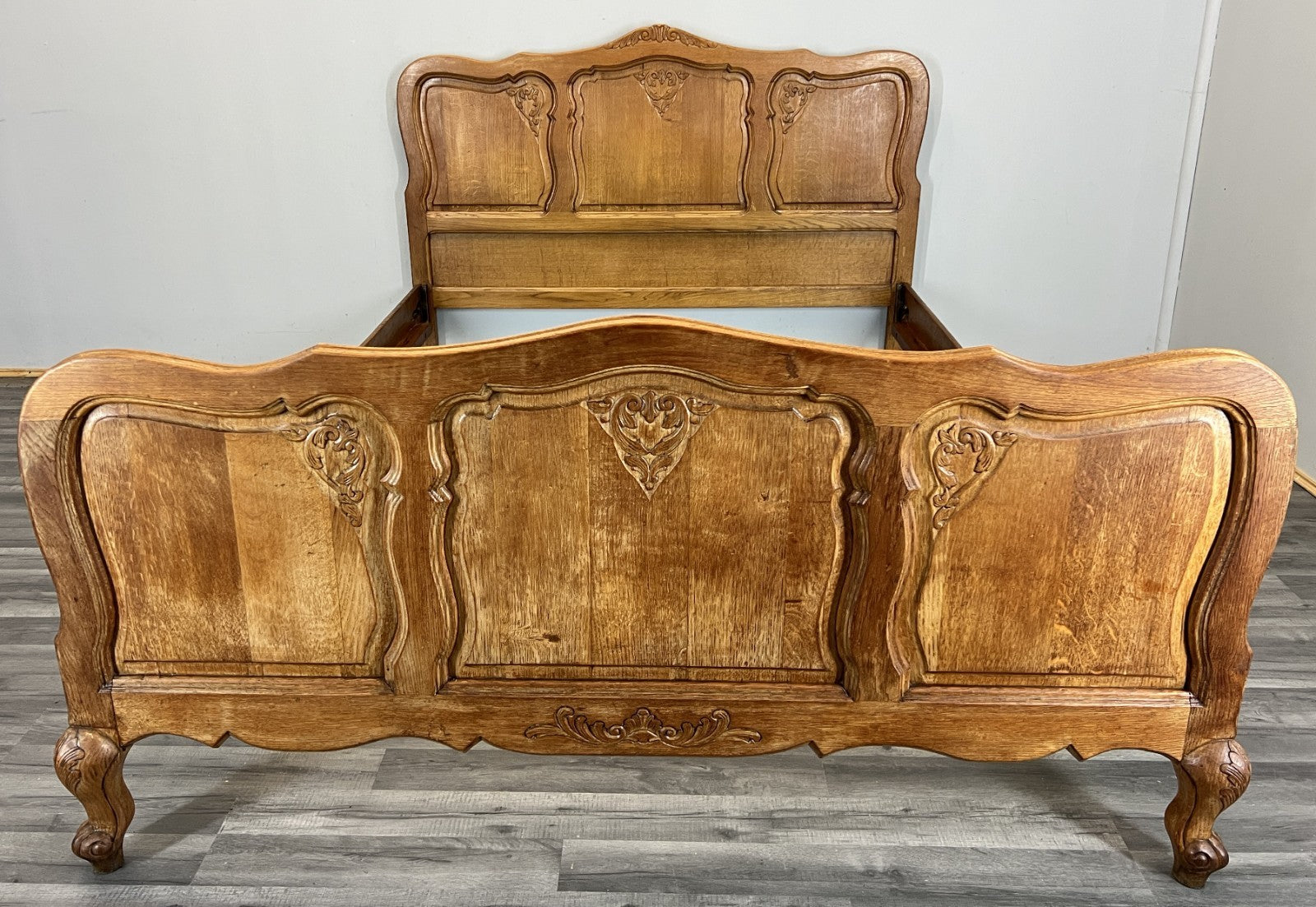 Bed Vintage French Louis XVI Double Bed Frame Oak Carved Headboard LOT 46032