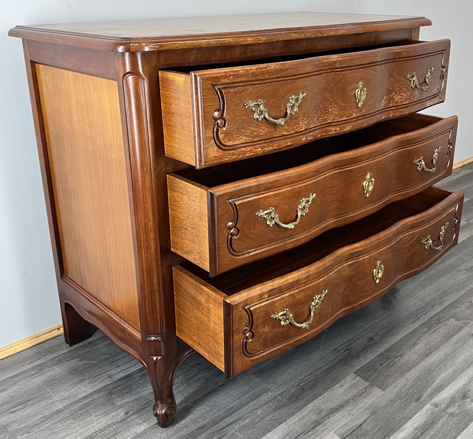 Chest of Drawers Vintage French Louis XVI Style with 3 Drawers Cabinet LOT 446711