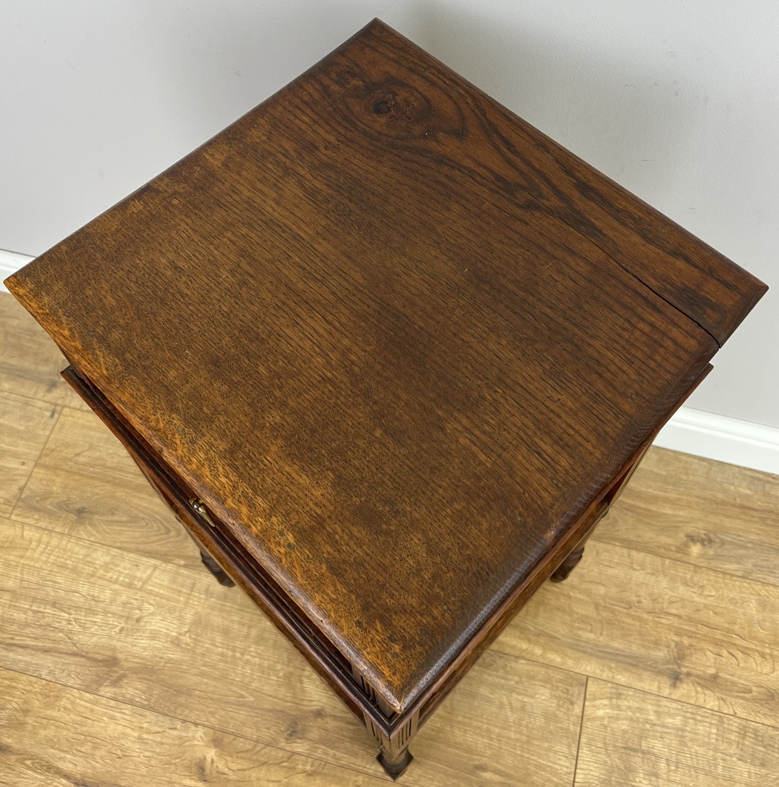 Bedside Table Antique French Style Oak Cabinet Carved Nightstand LOT 639312