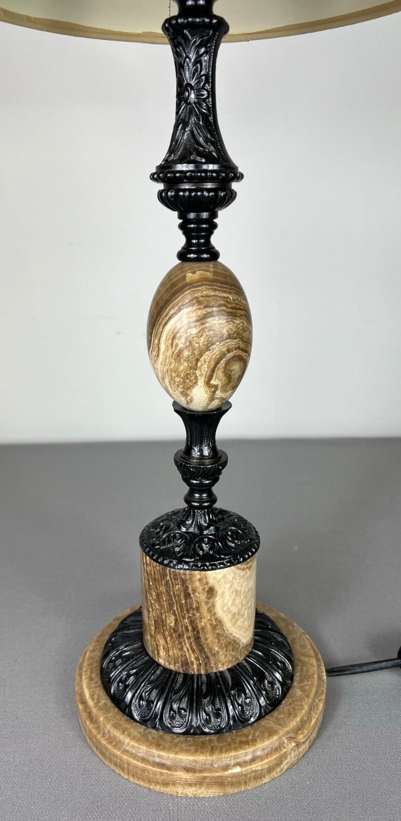 Table Lamp Vintage French Style Ceramic Brass Lamp with Shade LOT 507913