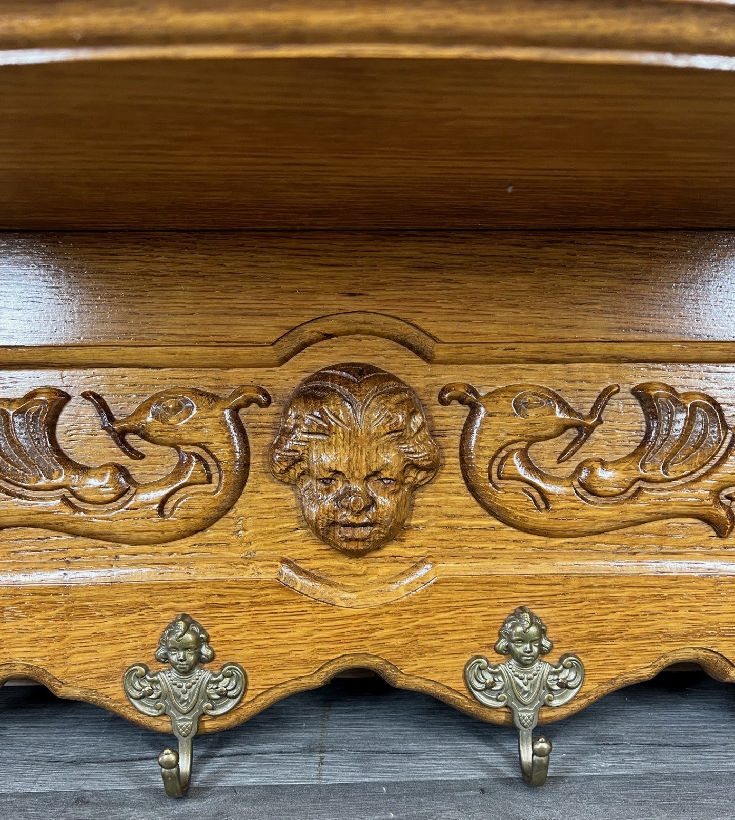 French Vintage Style Coat Rack Oak 6 Hooks Ornate Wall Shelf Coat LOT 46942