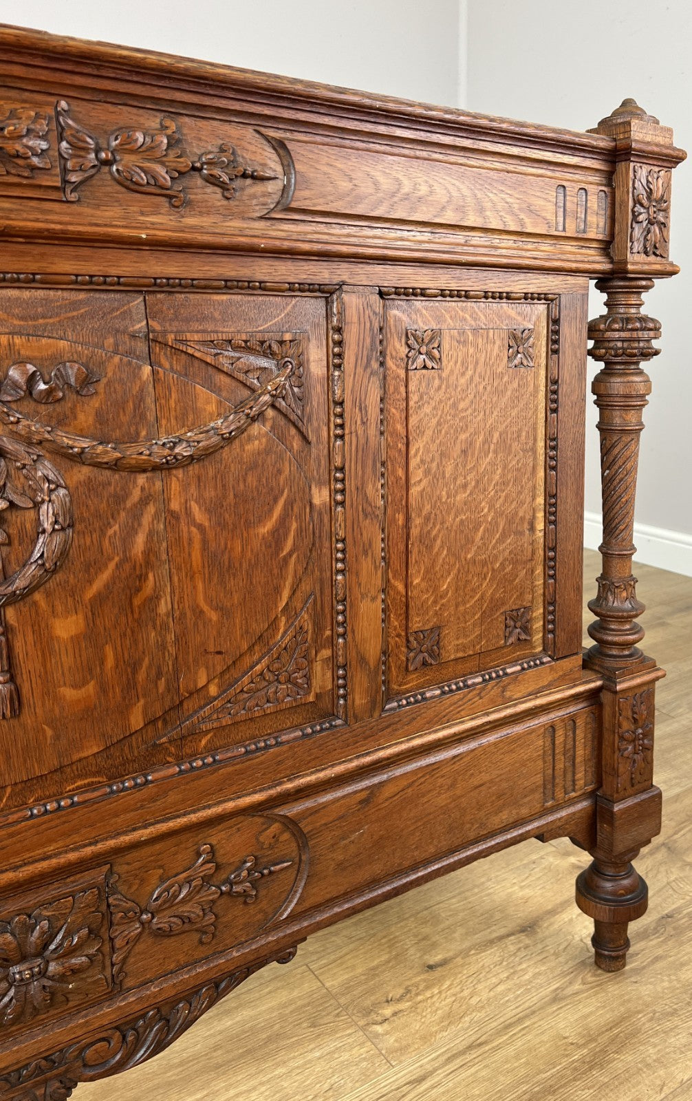 Bed Antique French Style Oak Double Bed Frame Carved Headboard LOT 61519