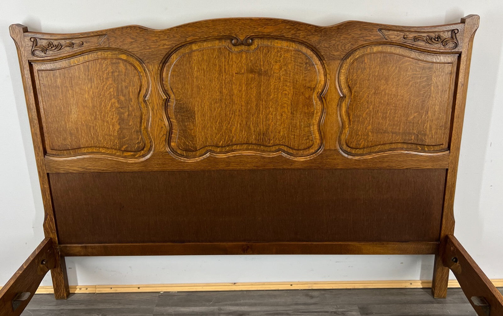 Bed Vintage French Louis XVI Double Bed Frame Oak Carved Headboard LOT 32633