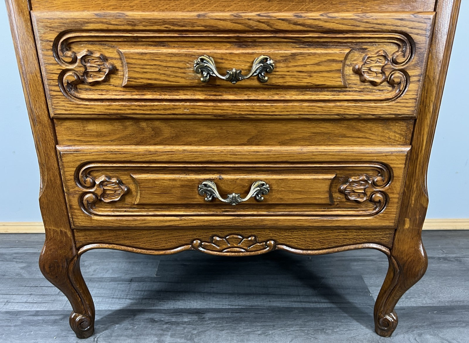 Chest of Drawers Vintage French Louis Oak 4 Drawers Carved Cabinet LOT 44663