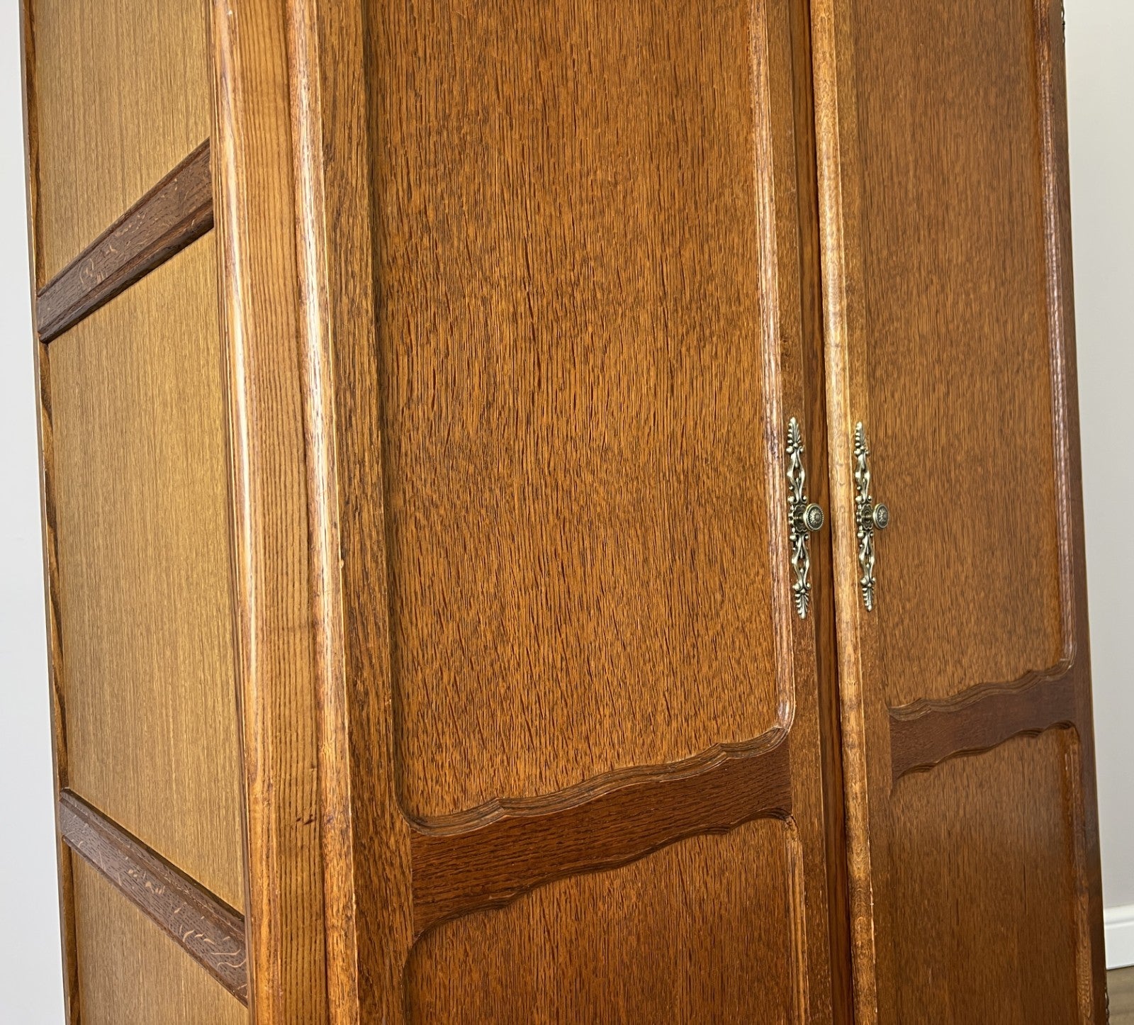 Wardrobe Vintage French Louis XVI Style Oak Two Door Carved Armoire LOT 48526