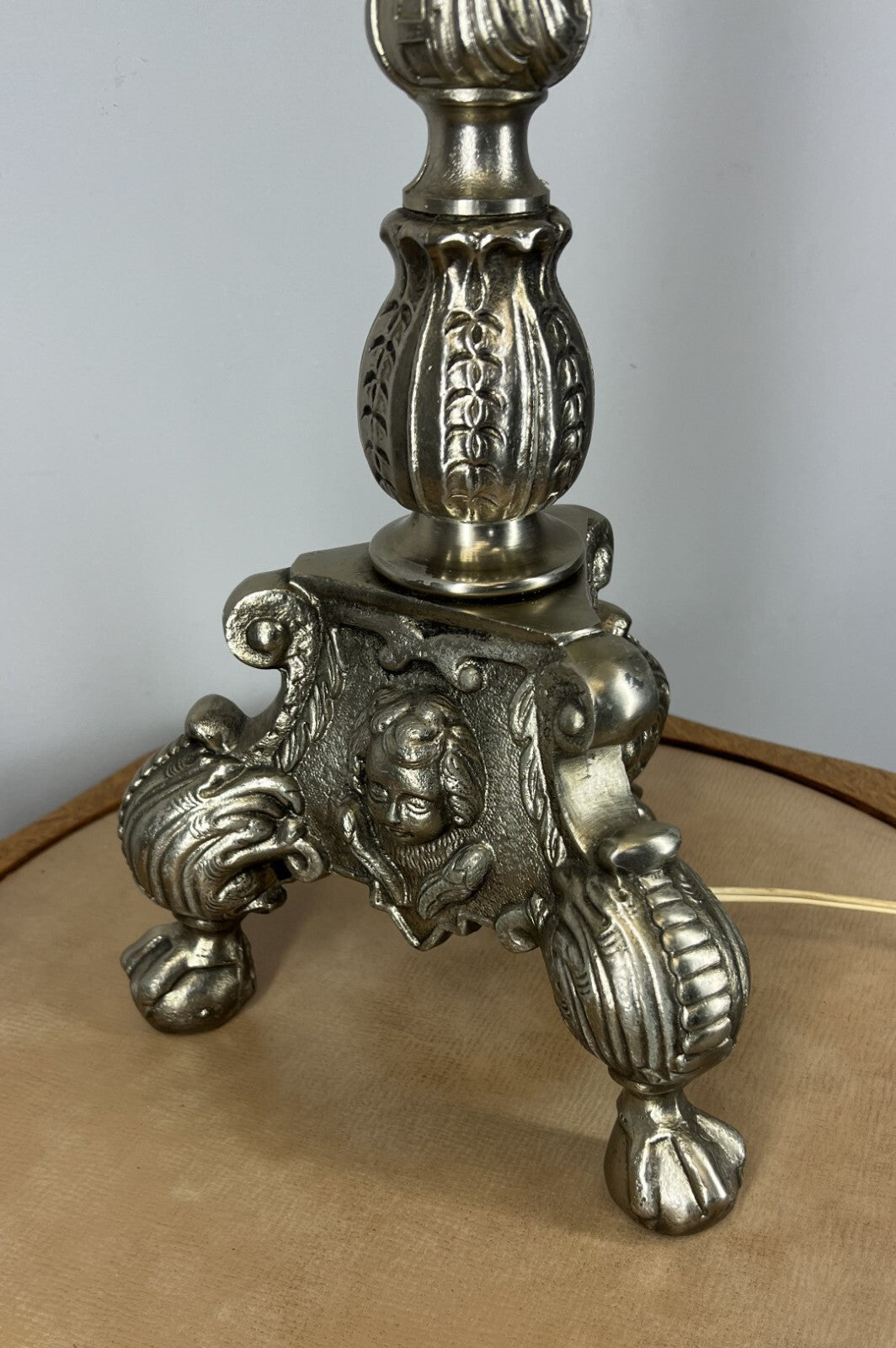 Lamp Vintage French Style Brass Ornate Table Lamp with Shade LOT 30206