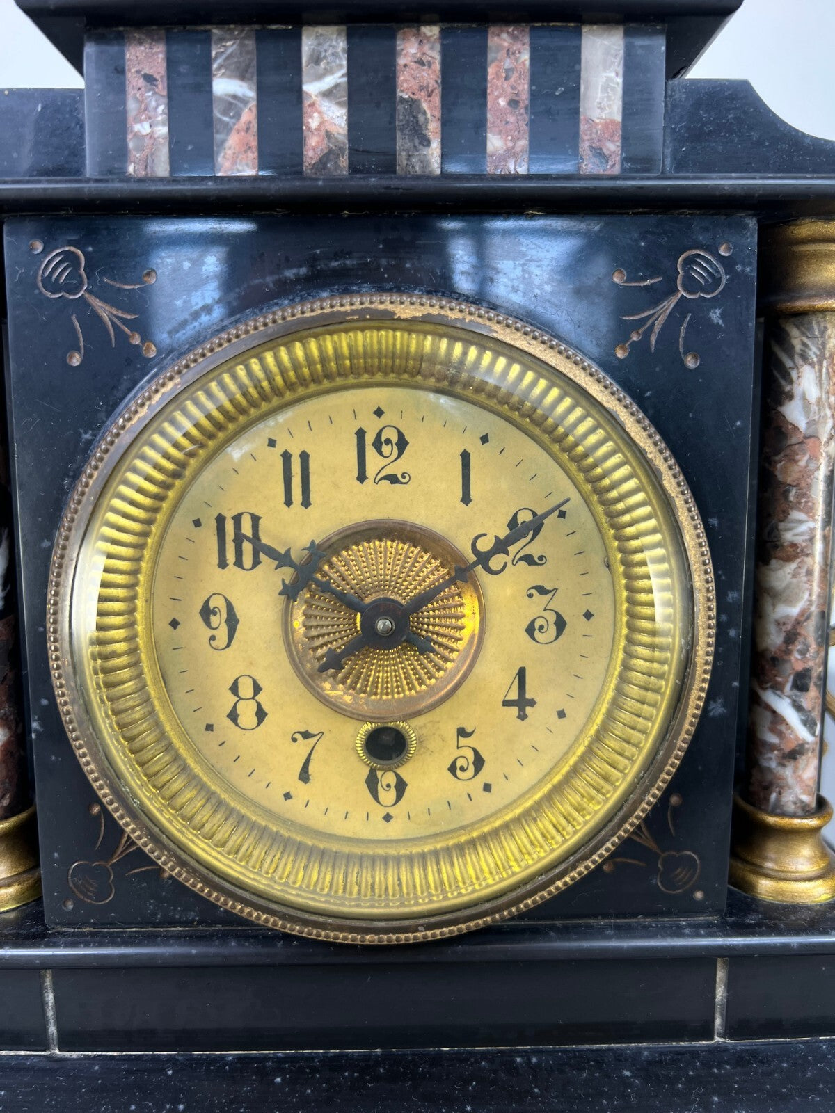 316477