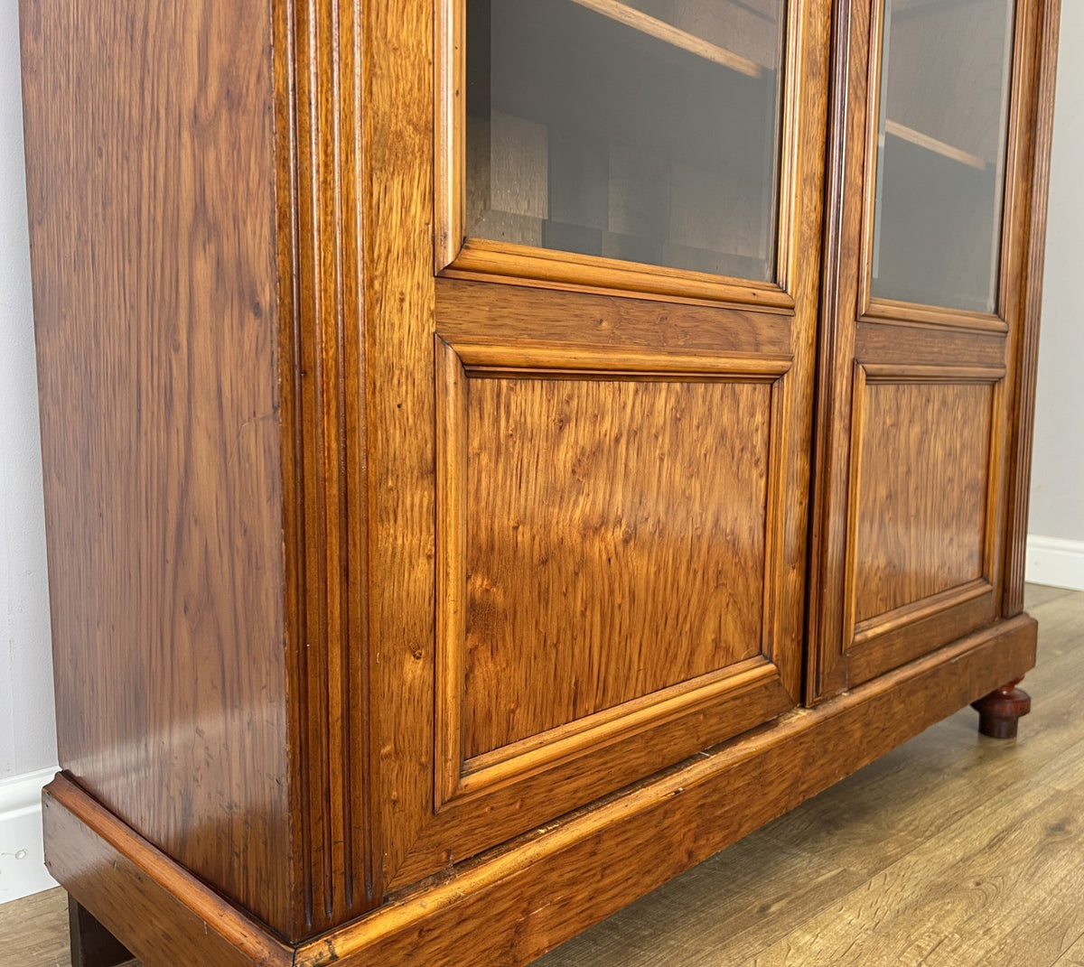 Bookcase Antique French Style Glazed Display Cabinet Walnut Sideboard LOT 6521