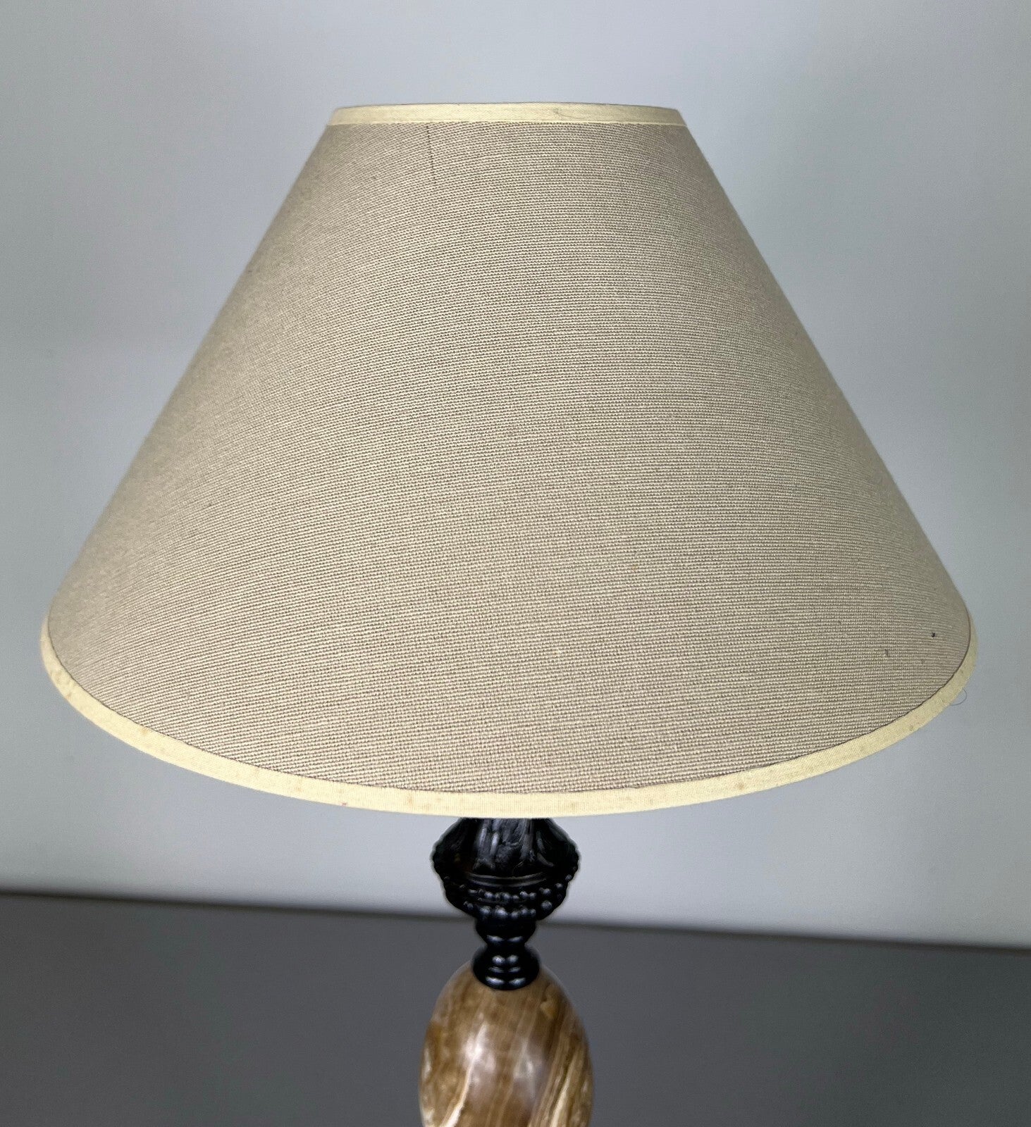 Table Lamp Vintage French Style Ceramic Brass Lamp with Shade LOT 50793