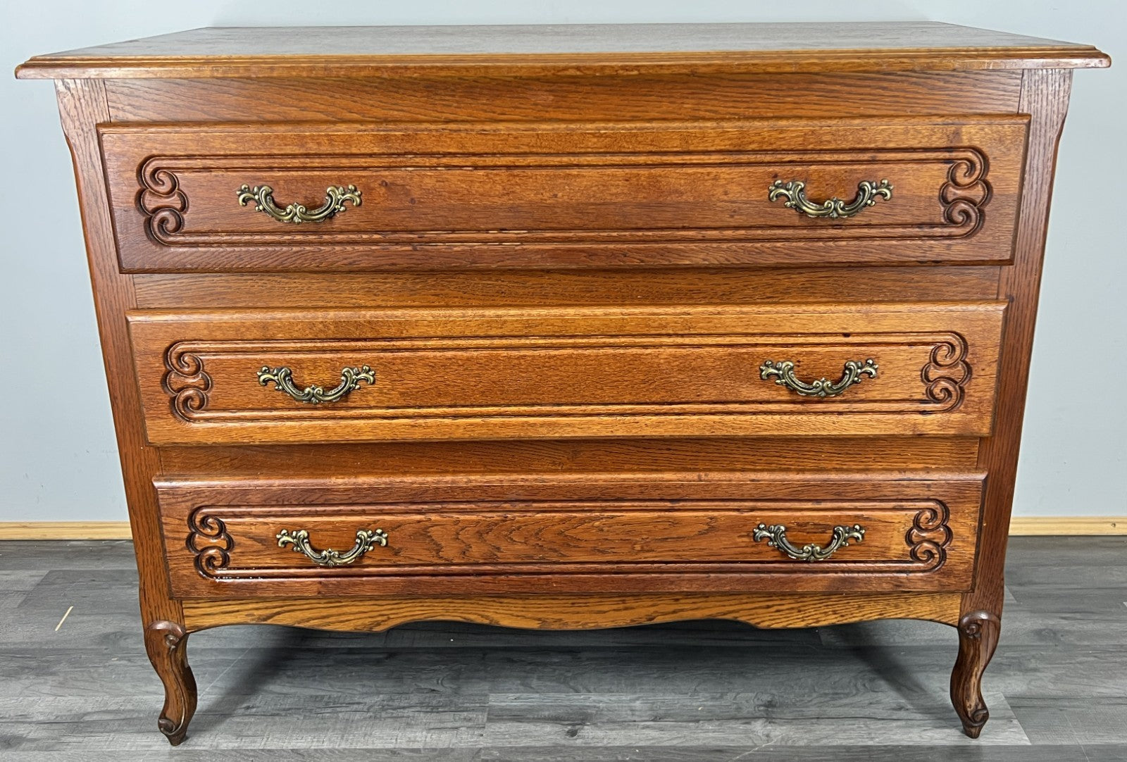 Chest of Drawers Vintage French Louis Oak 3 Drawer Carved Cabinet LOT 44653