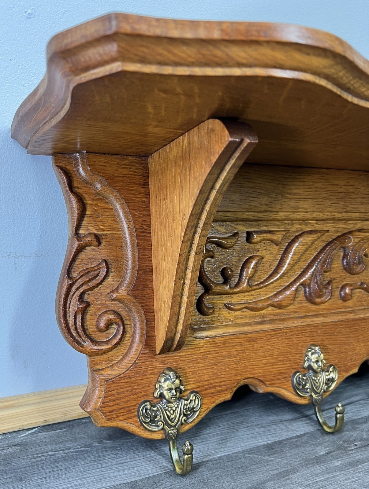 French Vintage Style Coat Rack Oak 5 Hooks Ornate Wall Shelf Coat LOT 46916