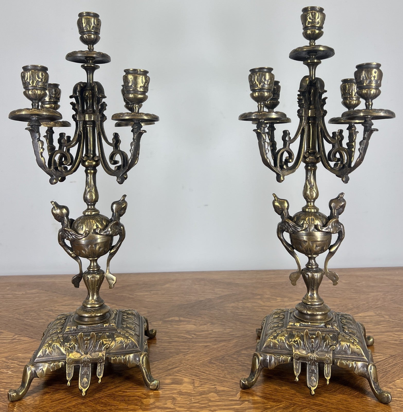 Clock Vintage French Style Mantel Clock Garniture With Candelabras LOT 46492