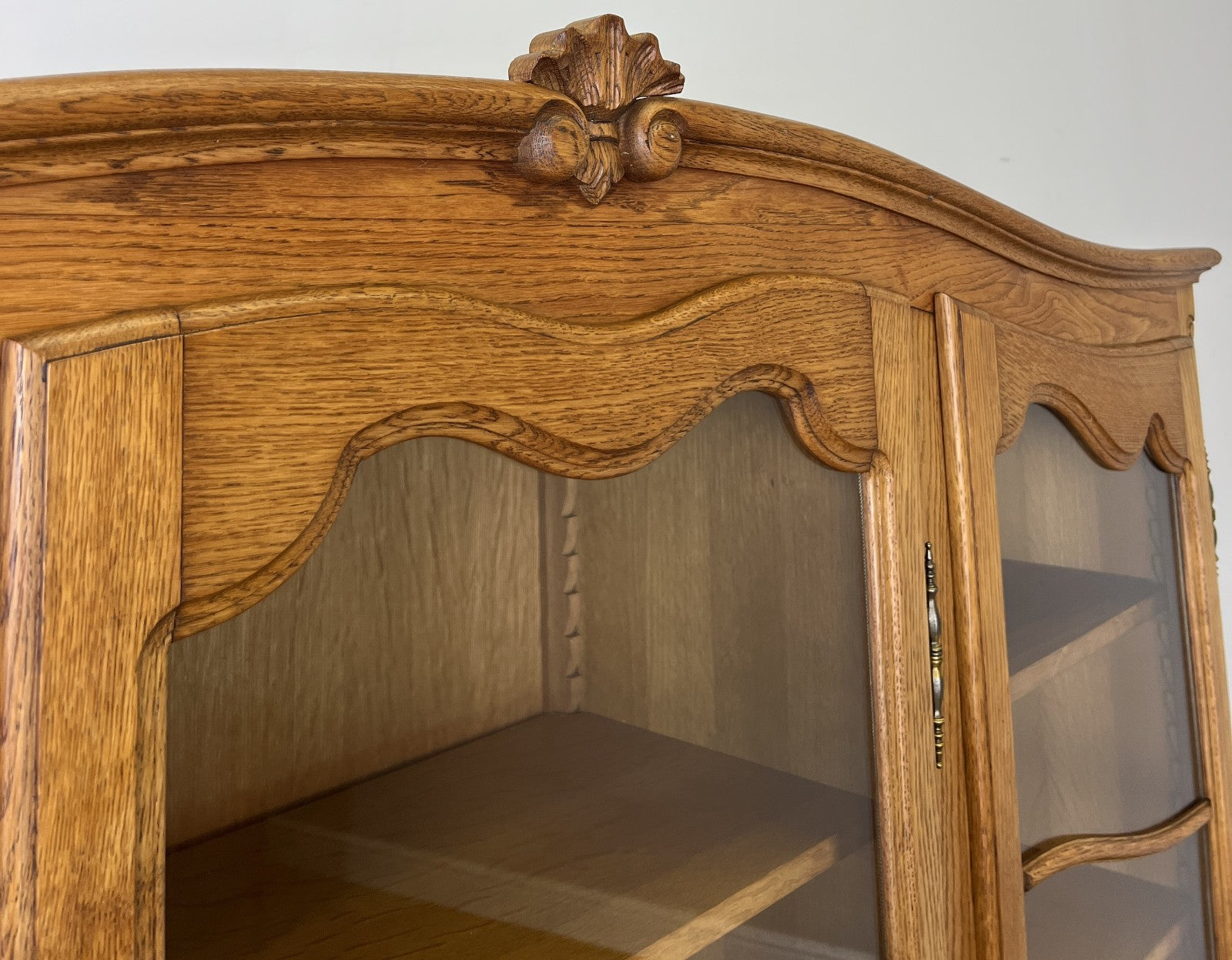 Bookcase Vintage French Louis XVI Oak Display Cabinet Carved Sideboard LOT 63138
