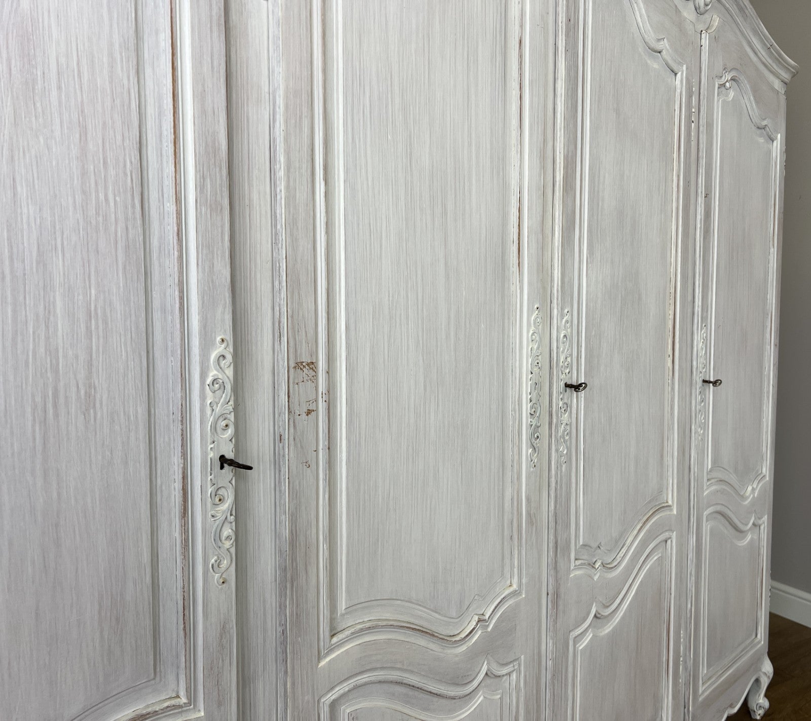 Wardrobe Vintage French Louis XVI Shabby Chic Four Door Oak Armoire LOT 616512