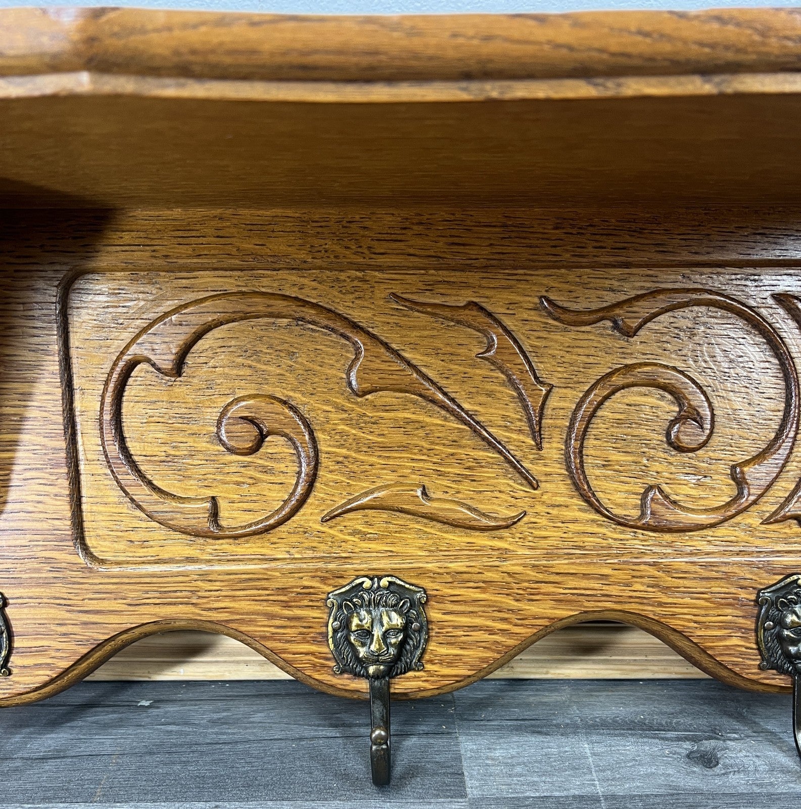 French Vintage Style Coat Rack Oak 5 Hooks Ornate Wall Shelf Coat LOT 47223