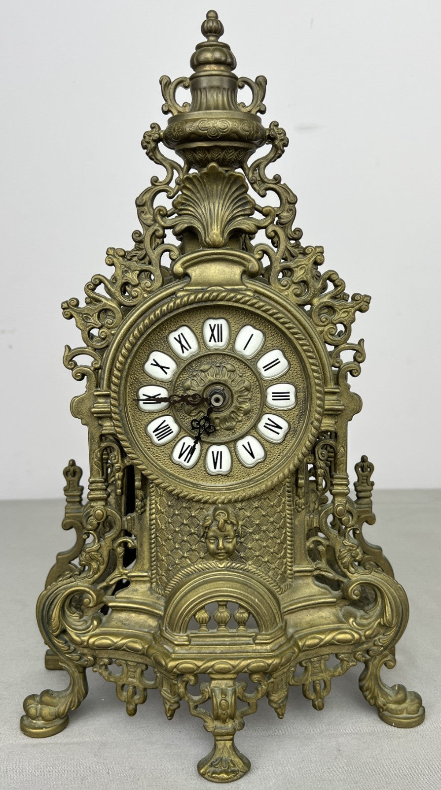 Clock Vintage French Style Quartz Ornate Roman Numeral Mantel Clock LOT 6443
