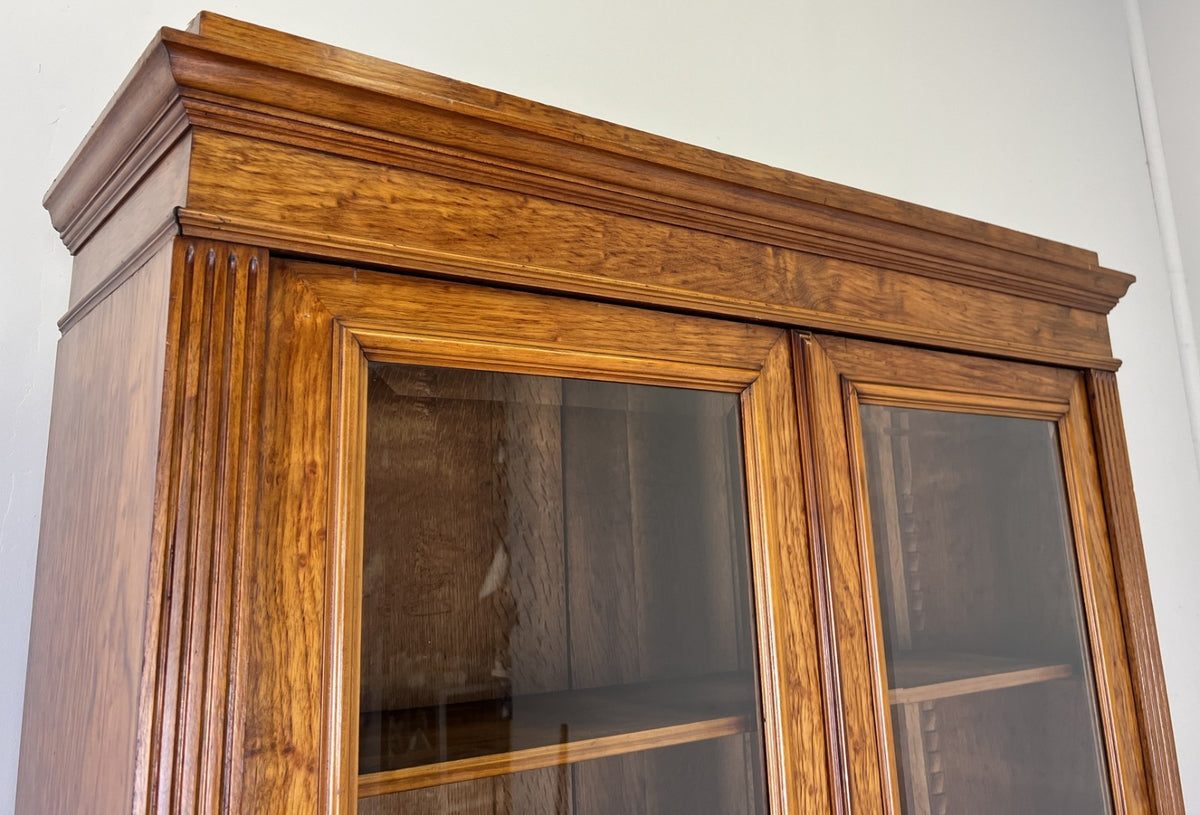 Bookcase Antique French Style Glazed Display Cabinet Walnut Sideboard LOT 6521