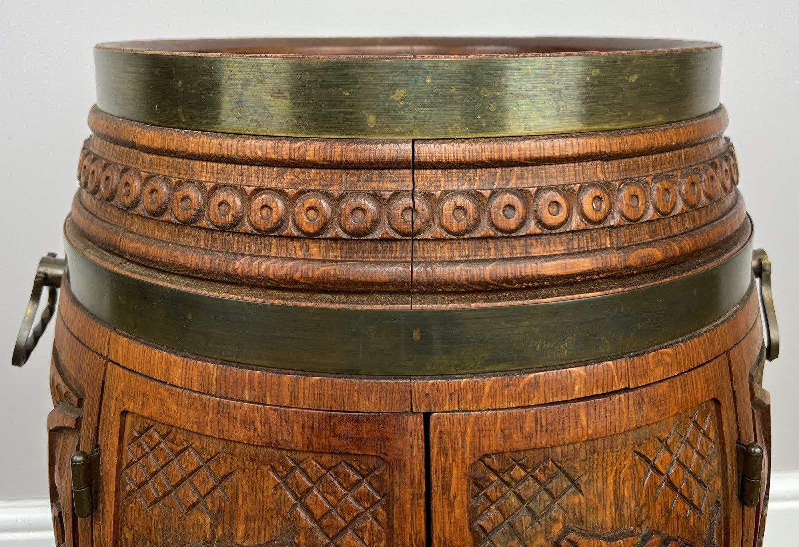 Cabinet Vintage French Style Barrel Drink Cabinet Oak Carved Storage LOT 49624