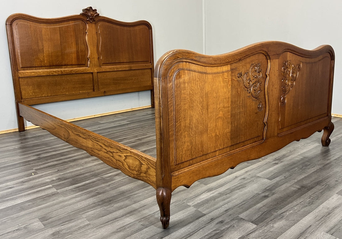 Bed Vintage French Louis Style Oak Double Bed Frame Carved Headboard LOT 47300
