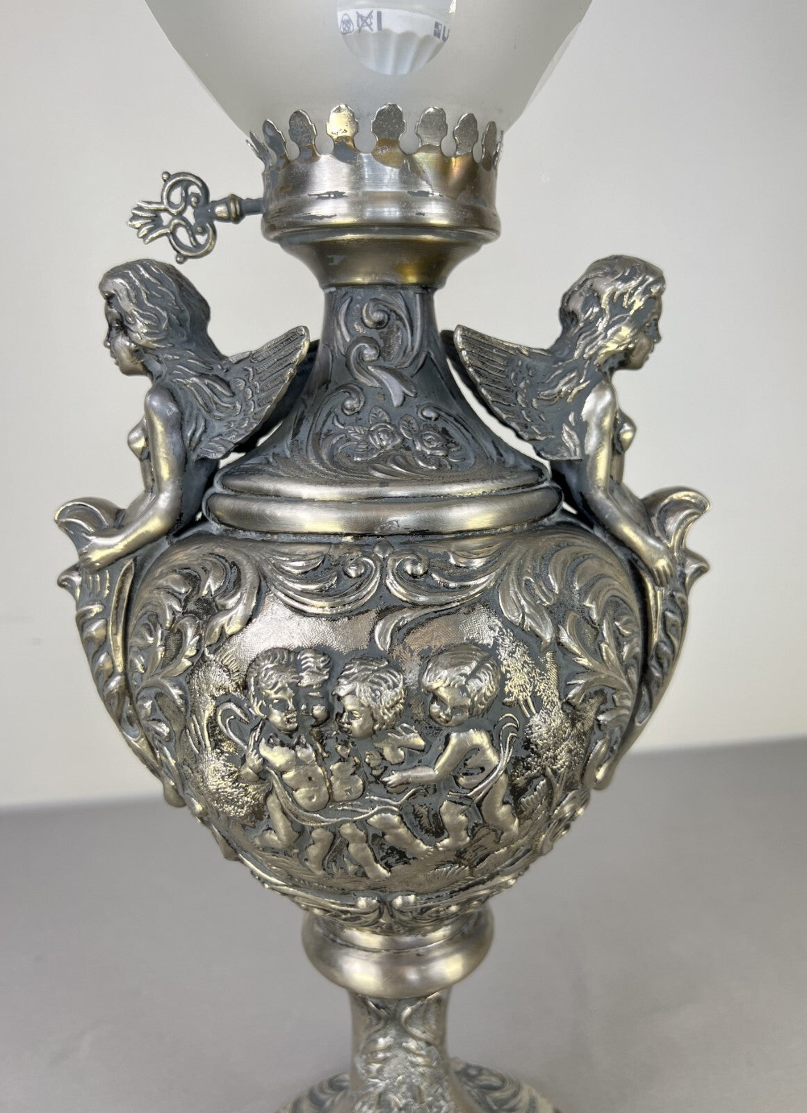 Lamp Antique Style Pewter Angel Table Lamp Pleated Glass Shade LOT 51694