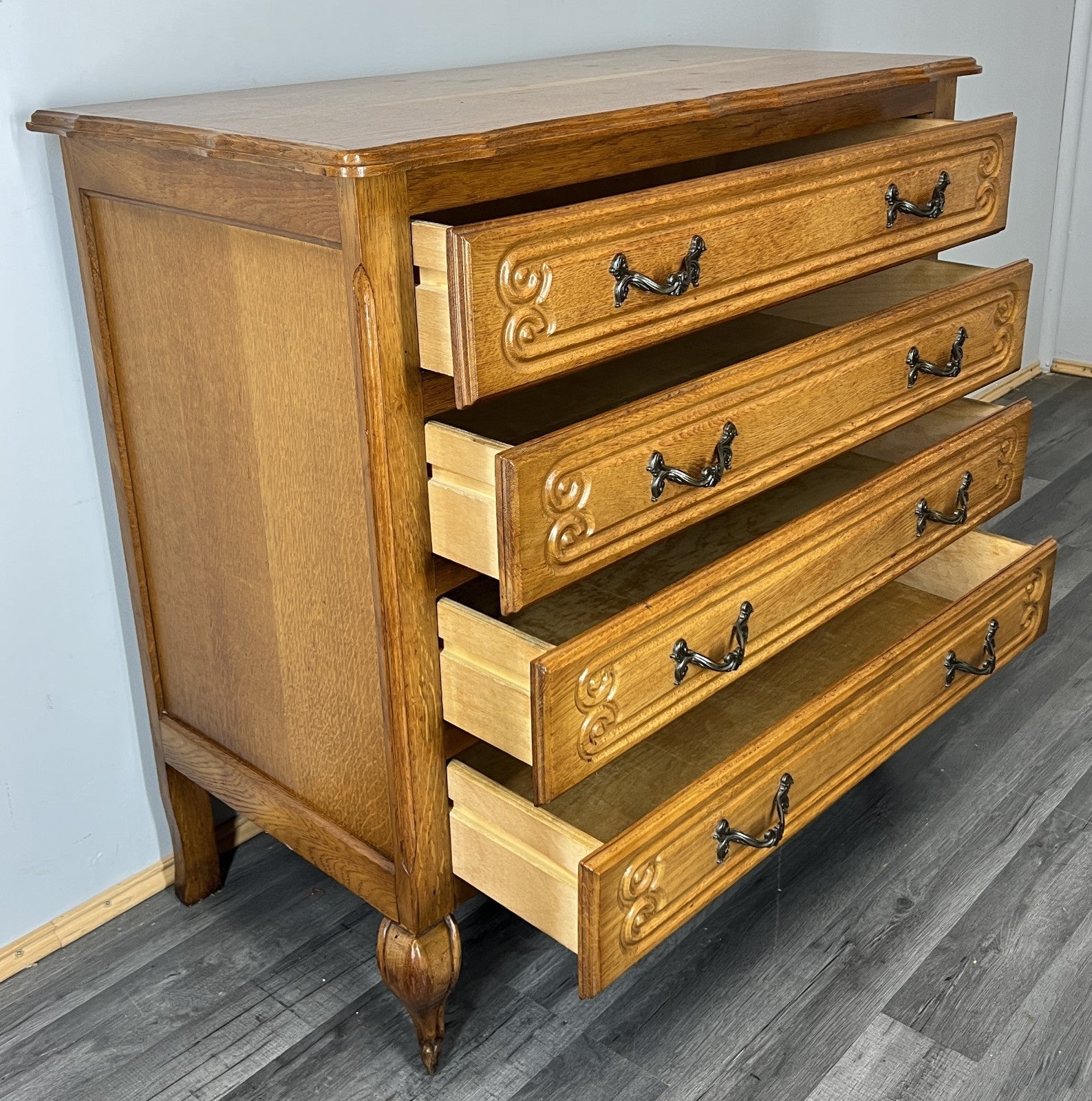 Chest of Drawers Vintage French Louis Oak Carved 4 Drawers Cabinet LOT 44542