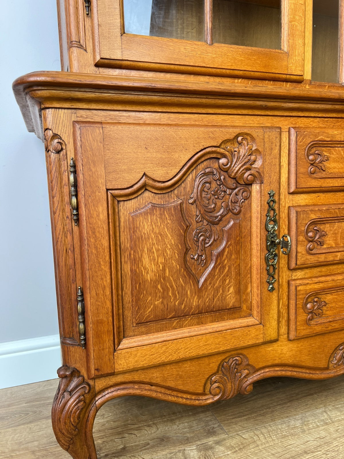 Bookcase Vintage French Louis XVI Oak Display Cabinet Carved Sideboard LOT 62858