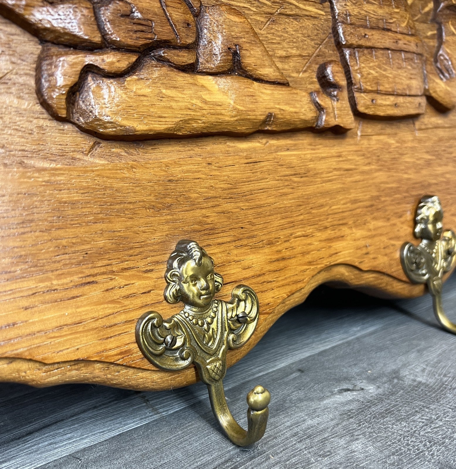 French Vintage Style Coat Rack Oak 5 Hooks Ornate Wall Shelf Coat LOT 46937