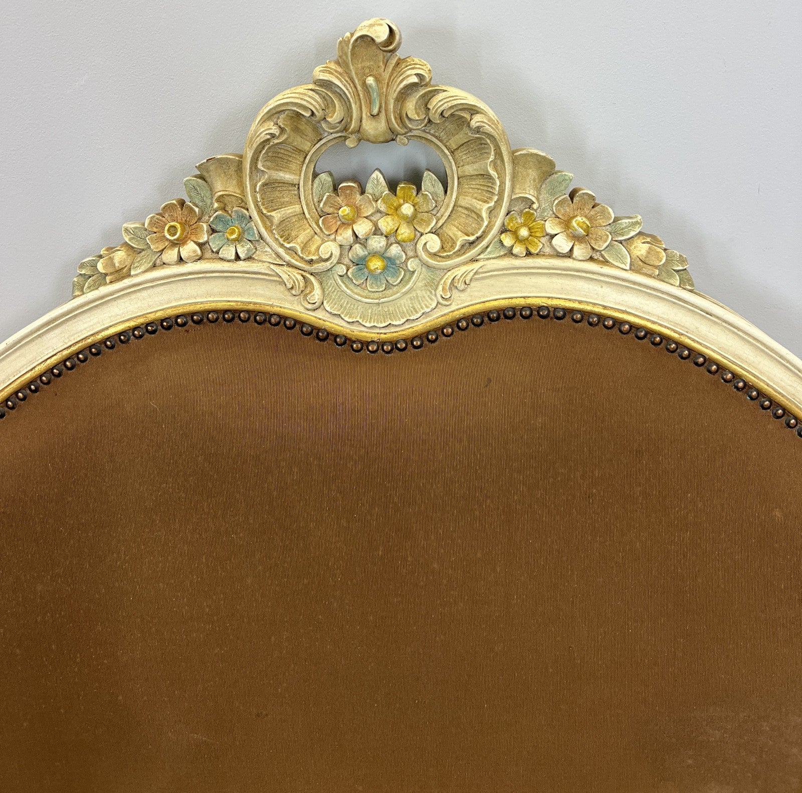 Bed Vintage French Shabby Chic Upholstered King Size Bed Frame LOT 48167