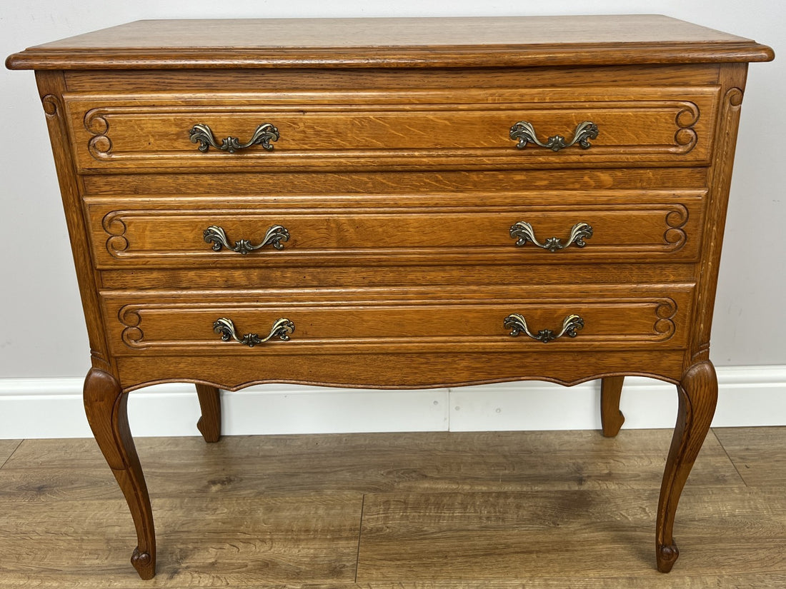 Chest of Drawers Vintage French Louis Oak 3 Drawers Carved Cabinet LOT 62340