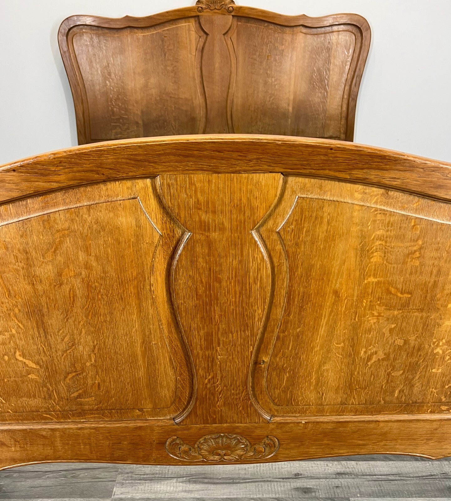 Bed Vintage French Louis XVI Oak Double Bed Frame Carved Headboard LOT 29962