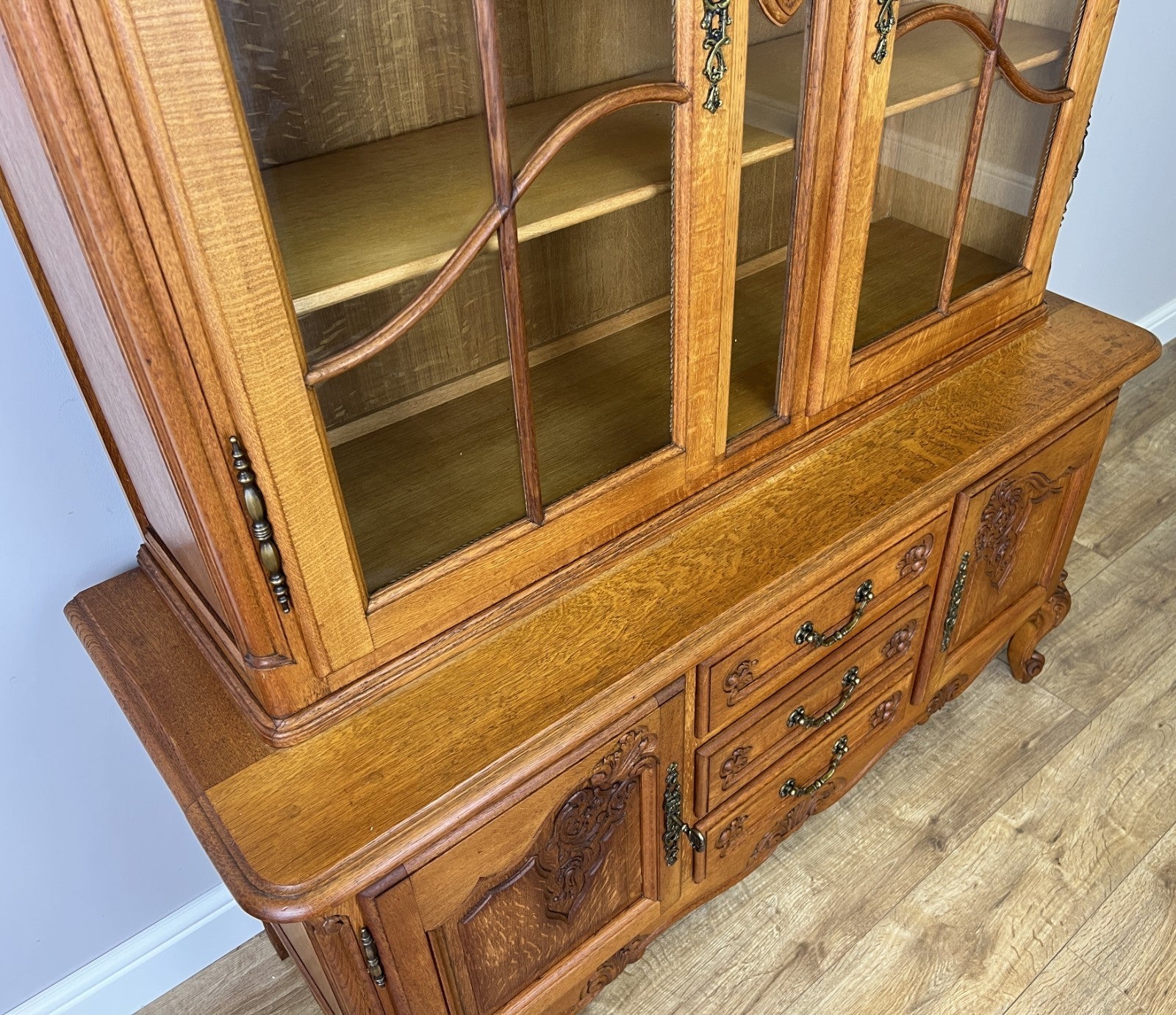 Bookcase Vintage French Louis XVI Oak Display Cabinet Carved Sideboard LOT 62855
