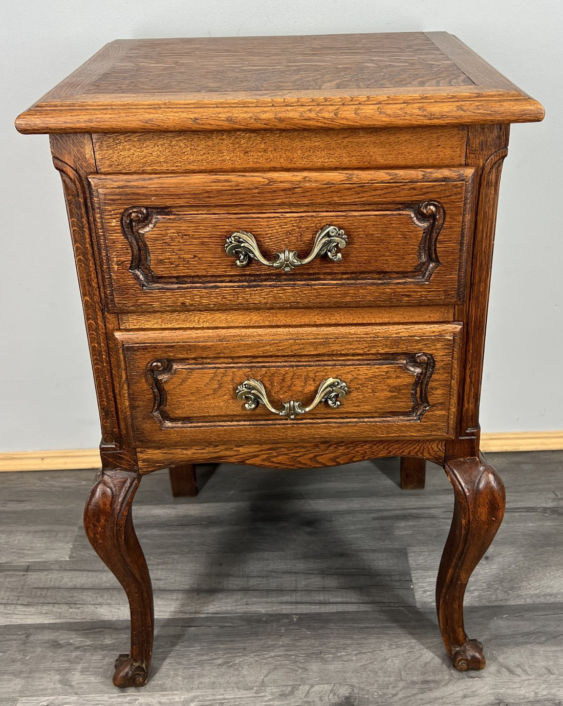 Bedside Table Vintage French Louis XVI Oak Carved Nightstand Cabinet LOT 46950