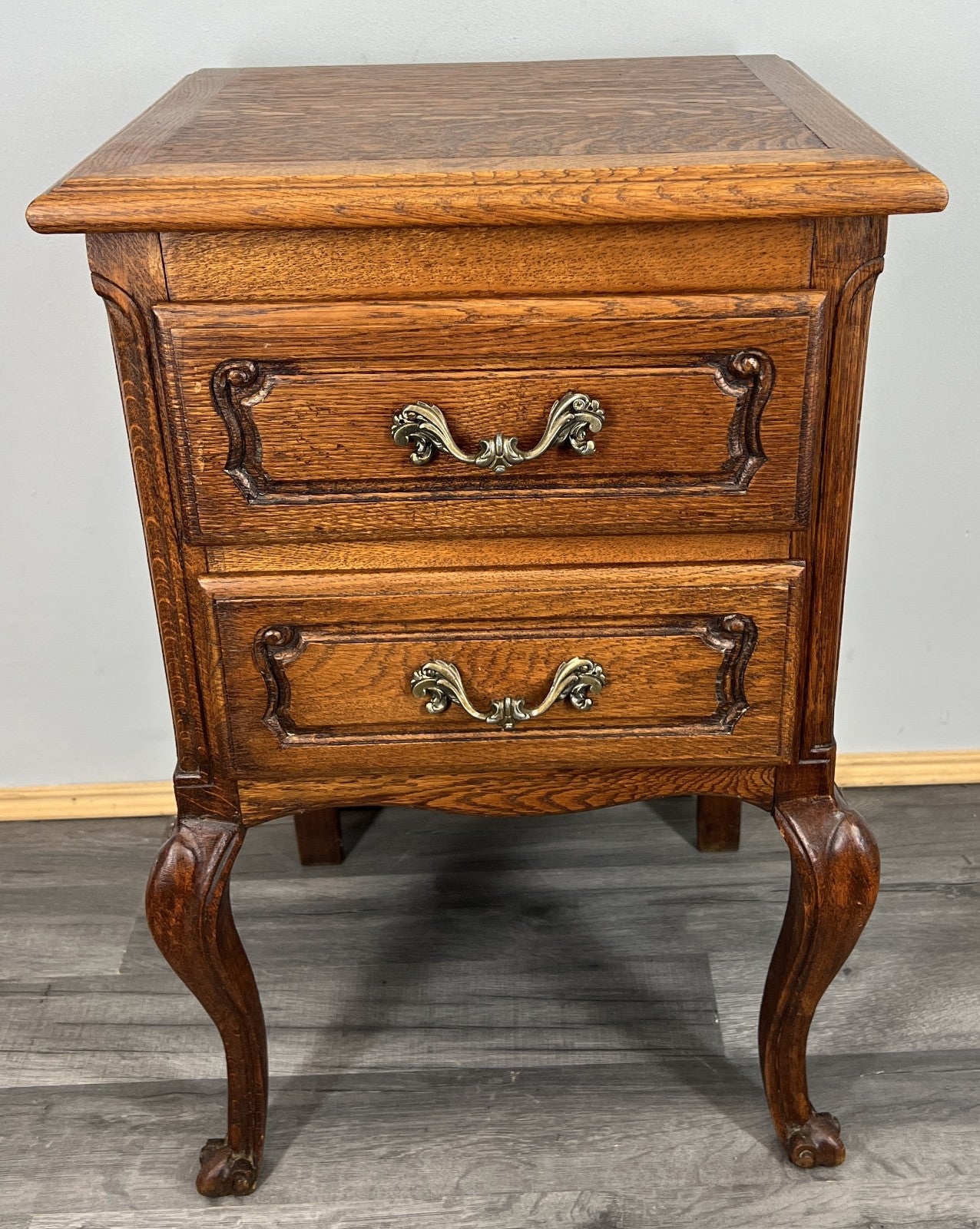 Bedside Table Vintage French Louis XVI Oak Carved Nightstand Cabinet LOT 46950