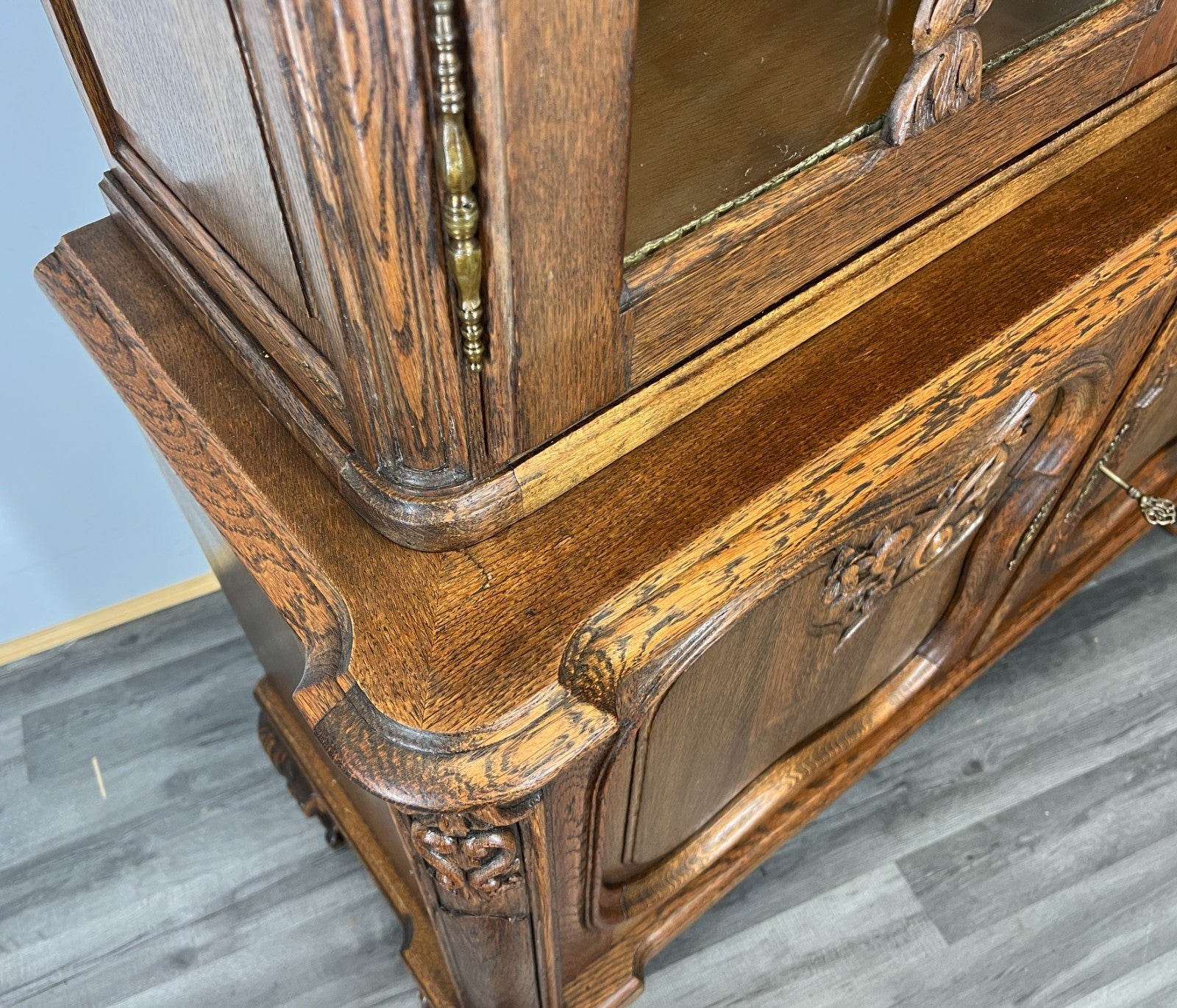 Bookcase Vintage French Louis XIV Style Oak Display Cabinet Sideboard LOT 44766